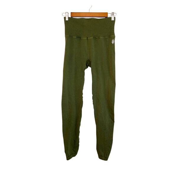 Free People Movement Good Karma High Rise 7/8 Leggings Size M/L Army Green Gym - Picture 1 of 7